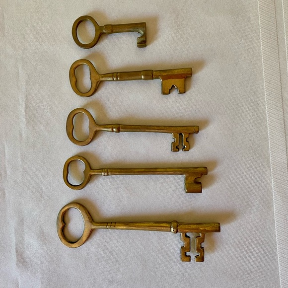 None Other - Brass Skeleton Keys set of 5